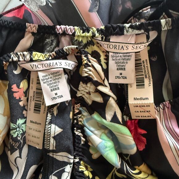 NWT Two Victorias Secret Floral Ruffle Intimate Sleep Sleepwear Shorts Sz M - Picture 5 of 8